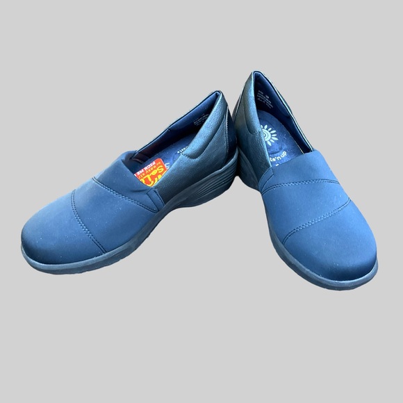 🌺NEW! SoLite Slip On Shoes (wide width) - Picture 1 of 10